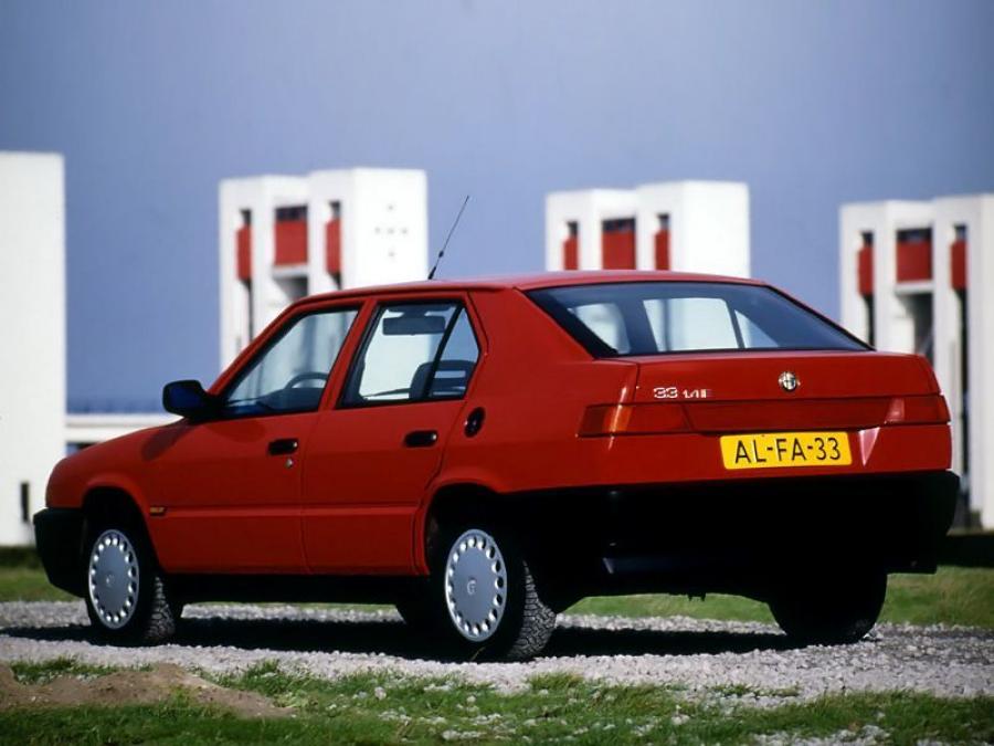  Alfa Romeo 33 (907) 1990 года  (фото 15 из 17)